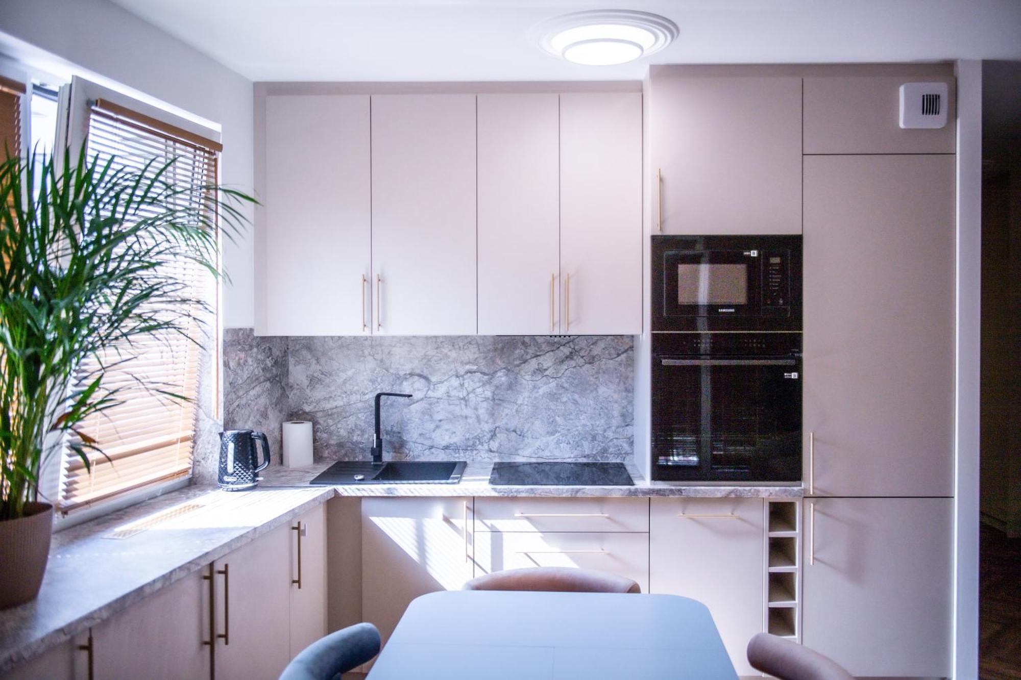 Apartament Mikolowska Z Balkonem Гливице Экстерьер фото