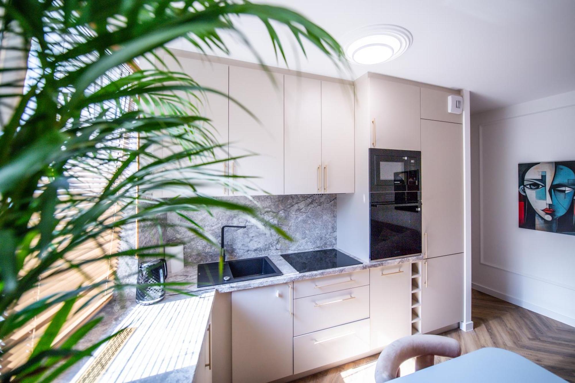 Apartament Mikolowska Z Balkonem Гливице Экстерьер фото